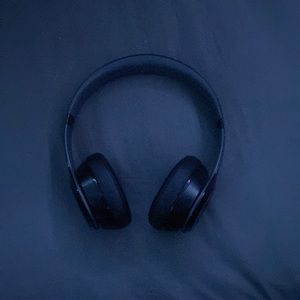 Beats solo 3 over-ear headphones (wired only no Bluetooth)